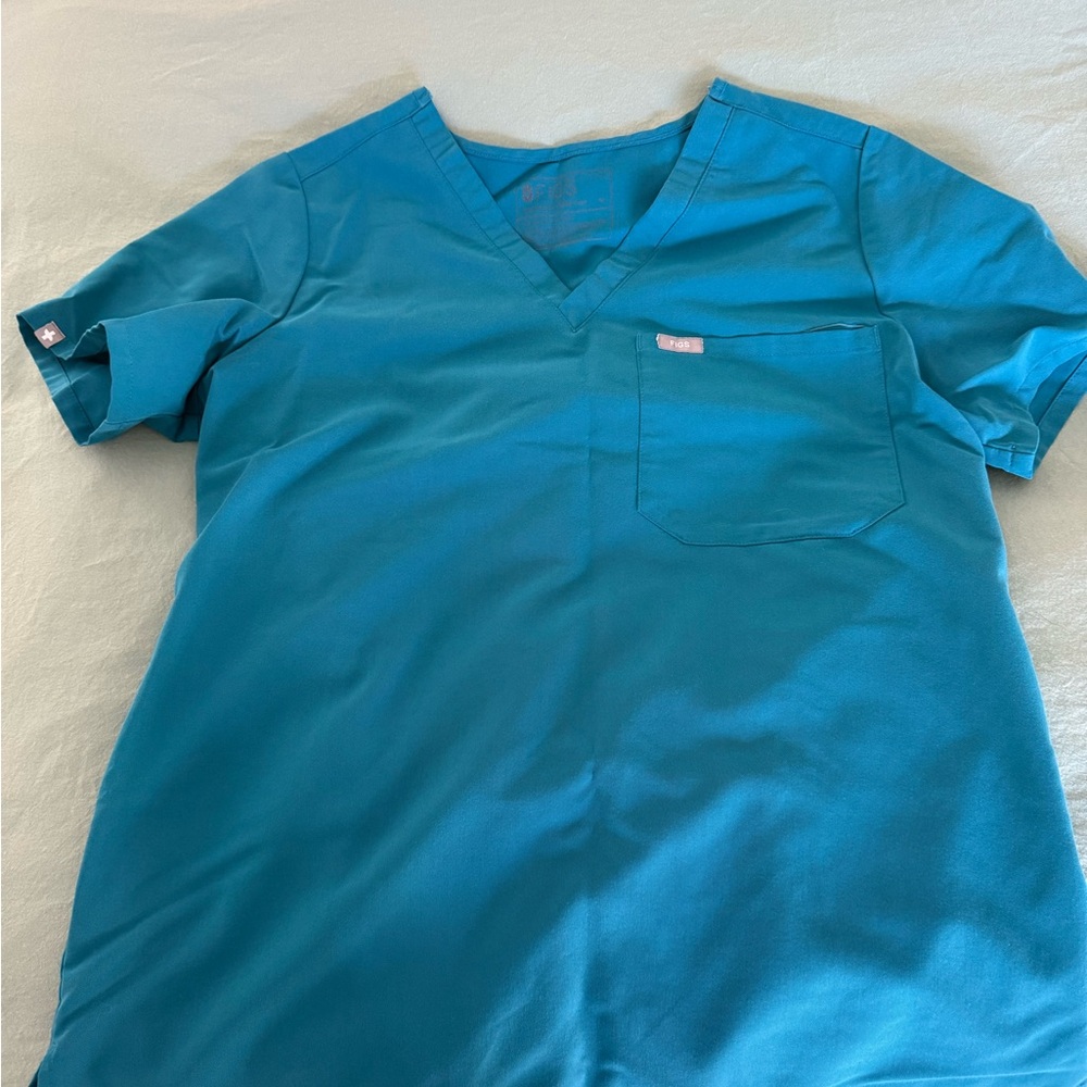 Figs Caribbean blue Catarina Scrub Top